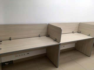 Столы с перегородками в офис
