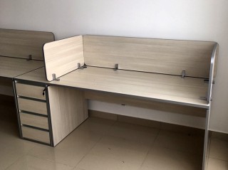 V - 1.2 Стол деревянный прямой и V - 3.2 Тумба приставная