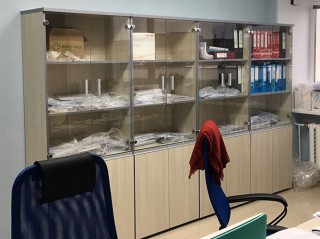 V - 2.2 Стеллаж широкий высокий со стеклом